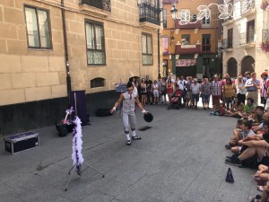 Actuación de artistas callejeros Fiestas de Aranda