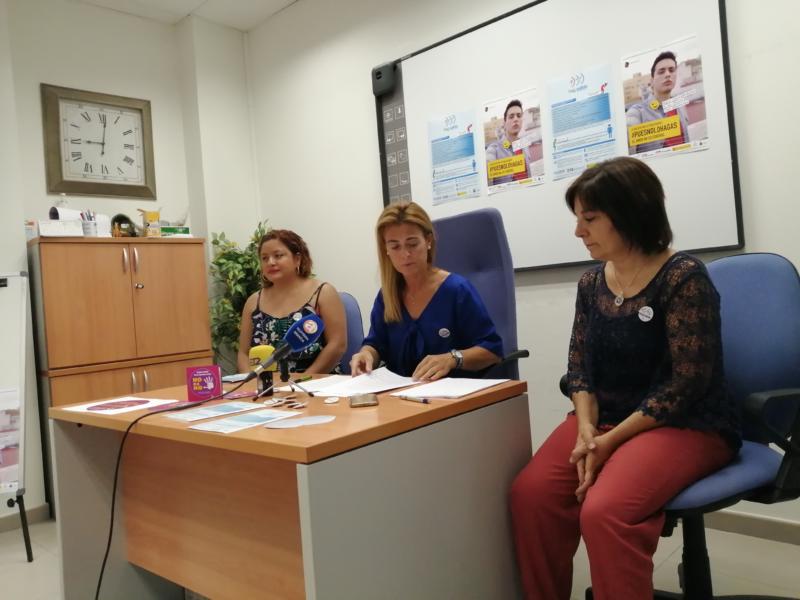 Acción Social. Primera rueda de prensa de Cristina Valderas. Campaña de Prevención de agresiones sexistas