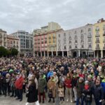 Tres millares de personas llenan la plaza Mayor de Burgos para decir “Directo ya”