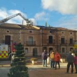 Ejemplar actuación de los Bomberos de Aranda en un incendio de vivienda en Hontoria de Valdearados