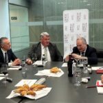 Asebor traslada al ministro de Industria su preocupación por las granjas de intensivo