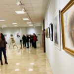 La acuarela contemporánea de la iraní Mona Omrani llega a Aranda de Duero con la exposición ‘Retrospectiva de la luz’ 